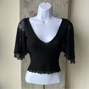 Knit & Lace V-neck Crop Top - Black